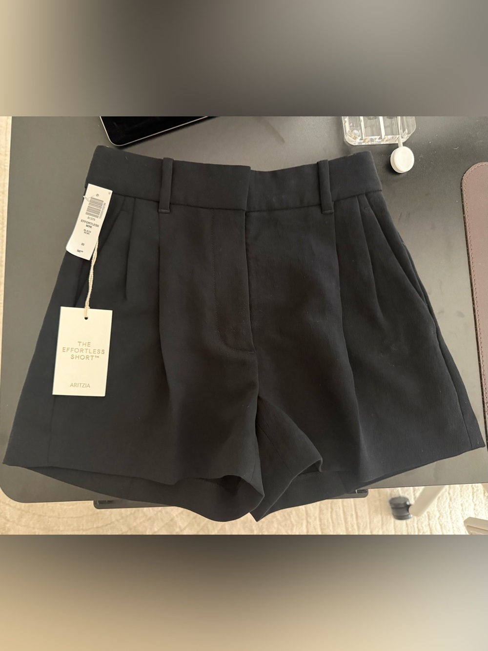Aritzia Effortless Shorts- Black